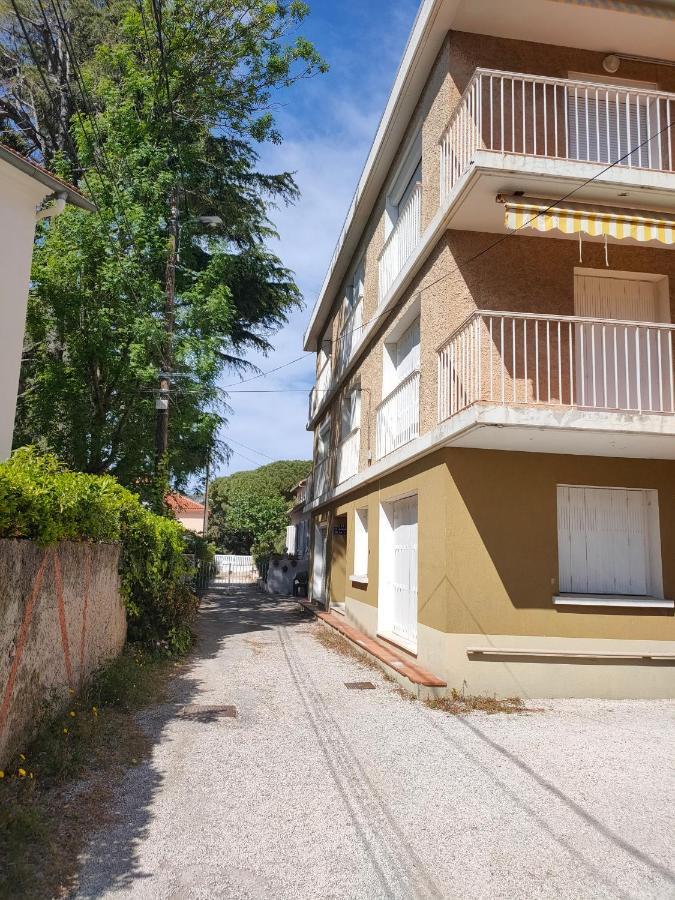 Joli Studio Les Pieds Dans L Eau Avec Place De Parking Gratuite Bandol Exterior foto